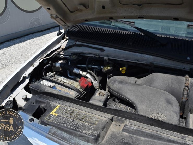 2014-ford-e250-image-21
