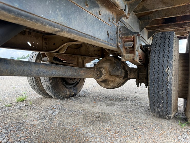 1989-ford-f700-image-22