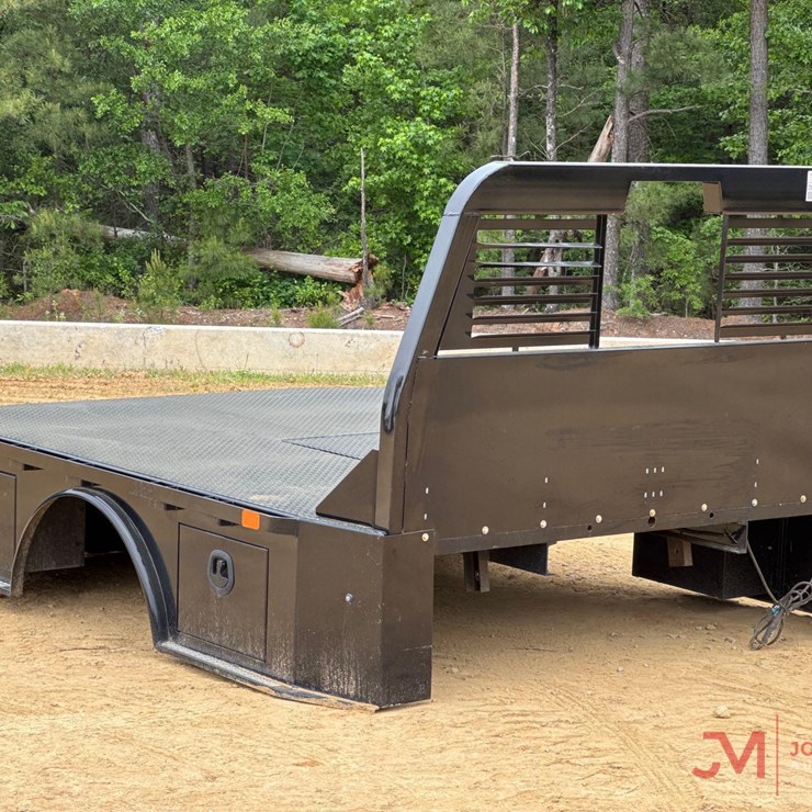 BEDROCK 8G-9 SKIRTED FLAT BED