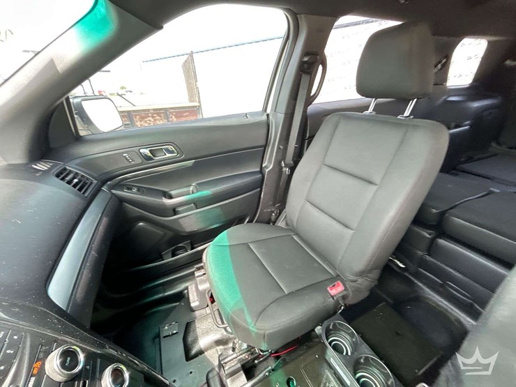 2016-ford-explorer-image-20