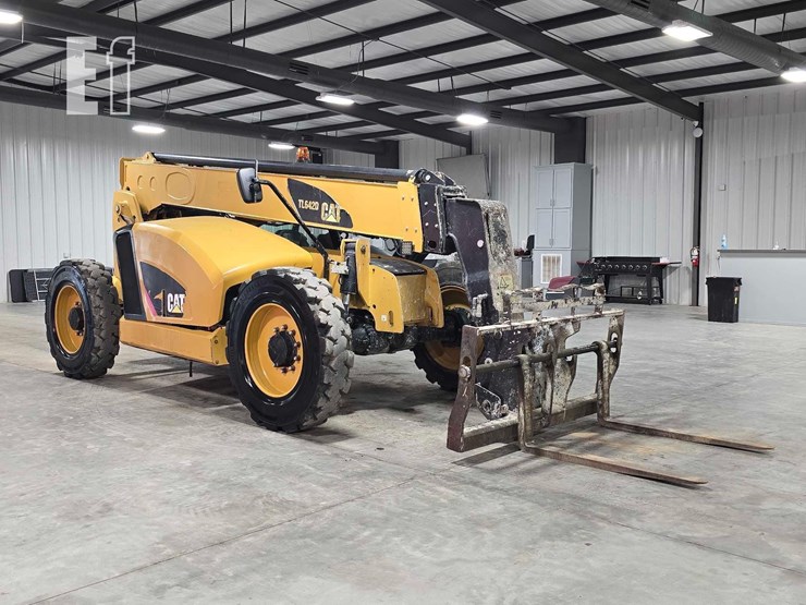 2016-caterpillar-tl642d-image-2