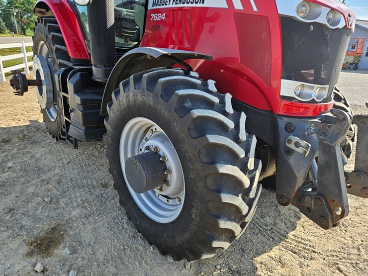massey-ferguson-7624-image-77
