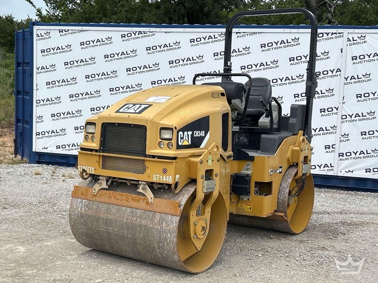 2014-caterpillar-cb34-image-1
