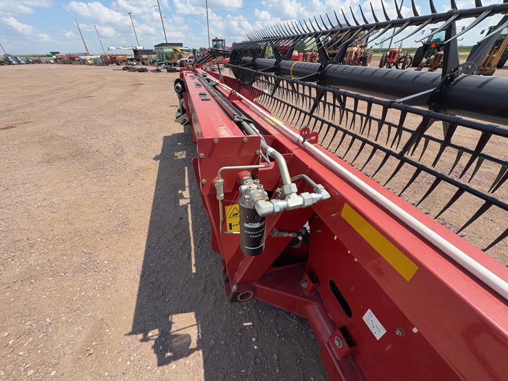 2014-case-ih-3162-image-17
