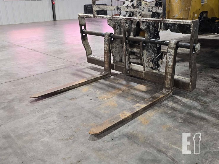 2016-caterpillar-tl642d-image-9