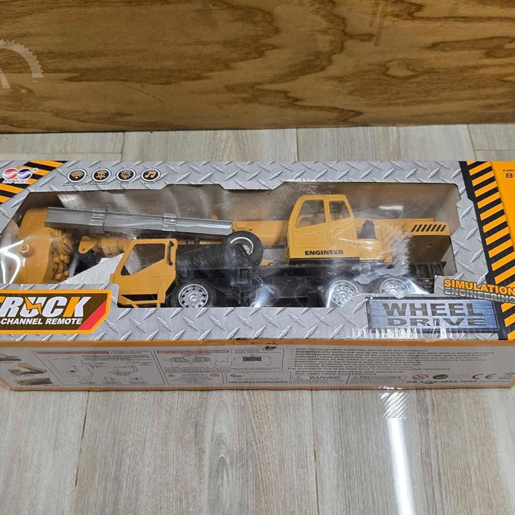 2026 FUTURE REMOTE CONTROL CRANE TOY