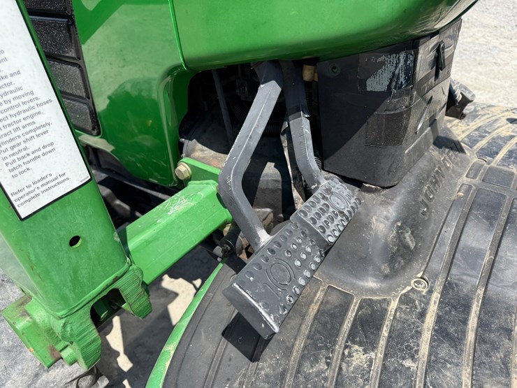 2000-john-deere-4200-image-15