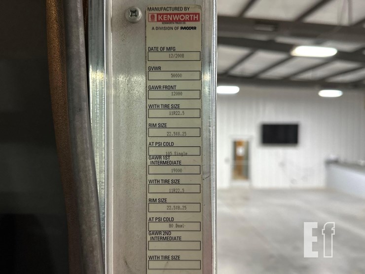 2009-kenworth-t660-image-32