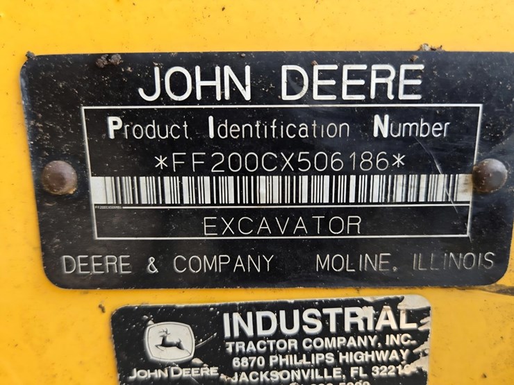 deere-200c-lc-image-17