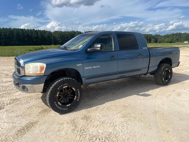 2006-dodge-ram-1500-image-1