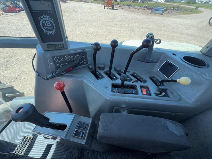 1996-white-6195f-tractor-image-38