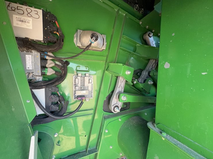 2015-john-deere-s680-image-33