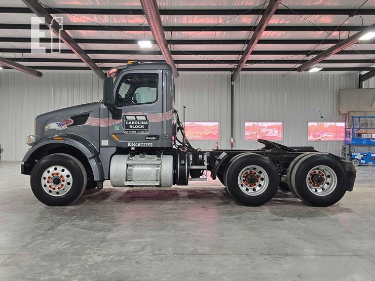 2019-peterbilt-567-image-5