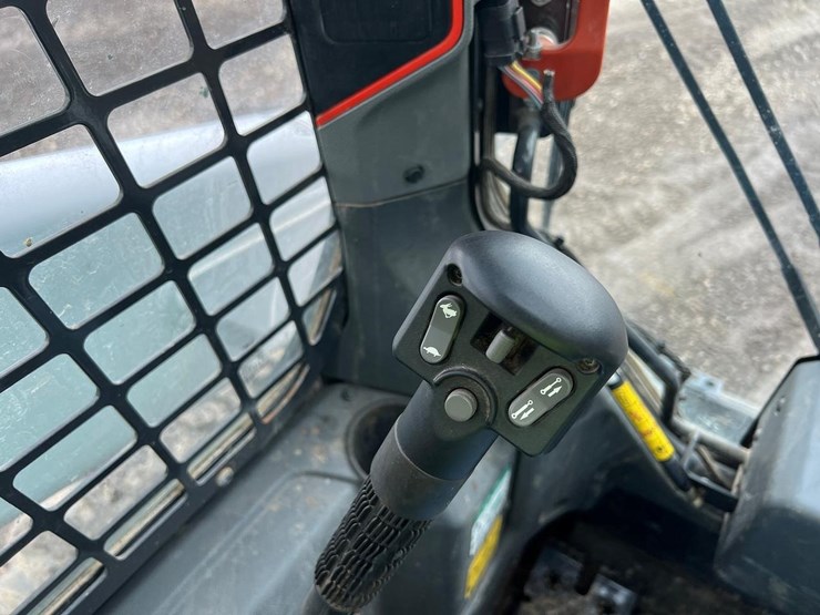 2020-bobcat-s76-image-28