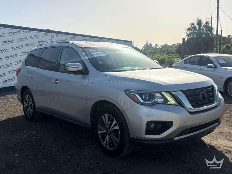 2017-nissan-pathfinder-image-2