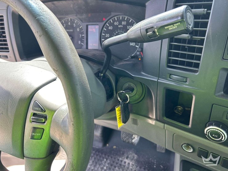 2014-nissan-nv1500-image-18