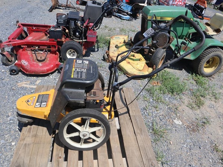 cub-cadet-weed-wacker-image-4