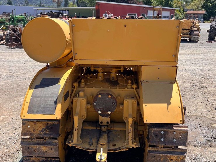 caterpillar-thirty-image-6