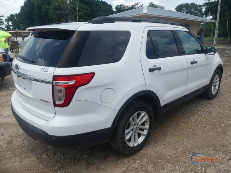 2015-ford-explorer-image-2