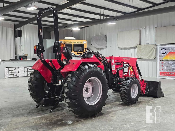 2026-mahindra-4540-image-3