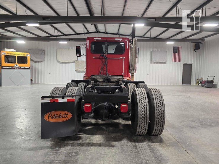 2013-peterbilt-386-image-8