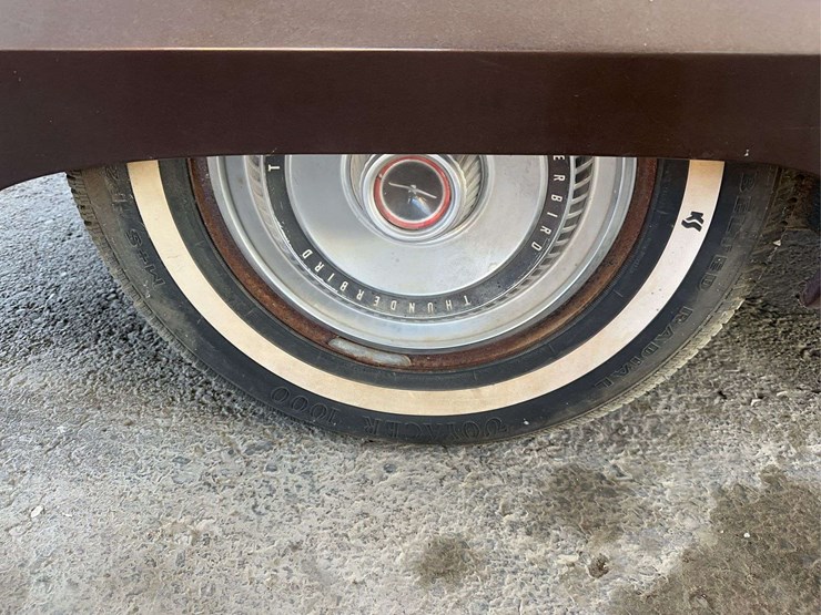 1966-ford-thunderbird-image-30