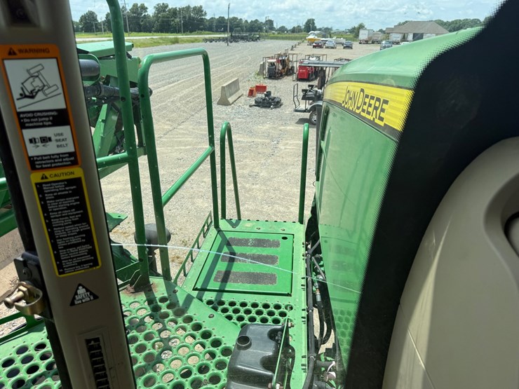 2016-john-deere-r4038-image-109