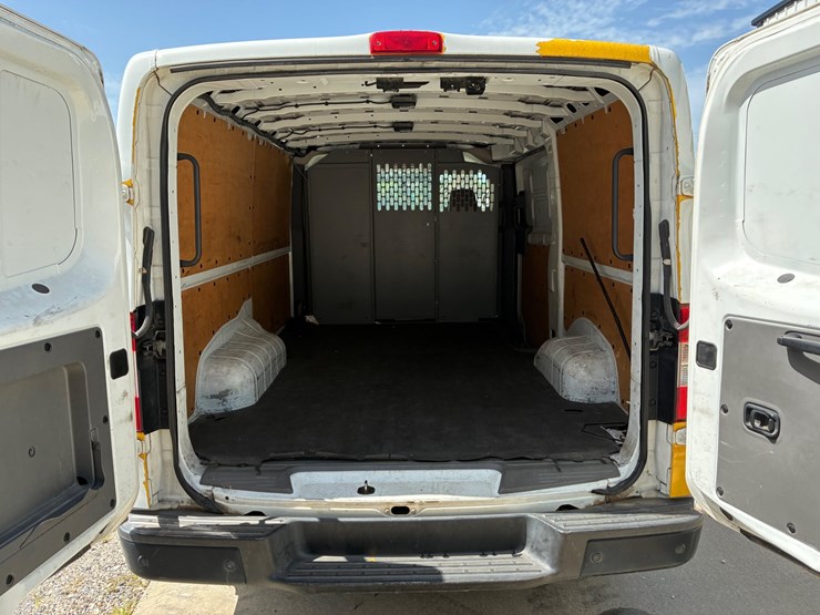 2020-nissan-nv2500-image-13