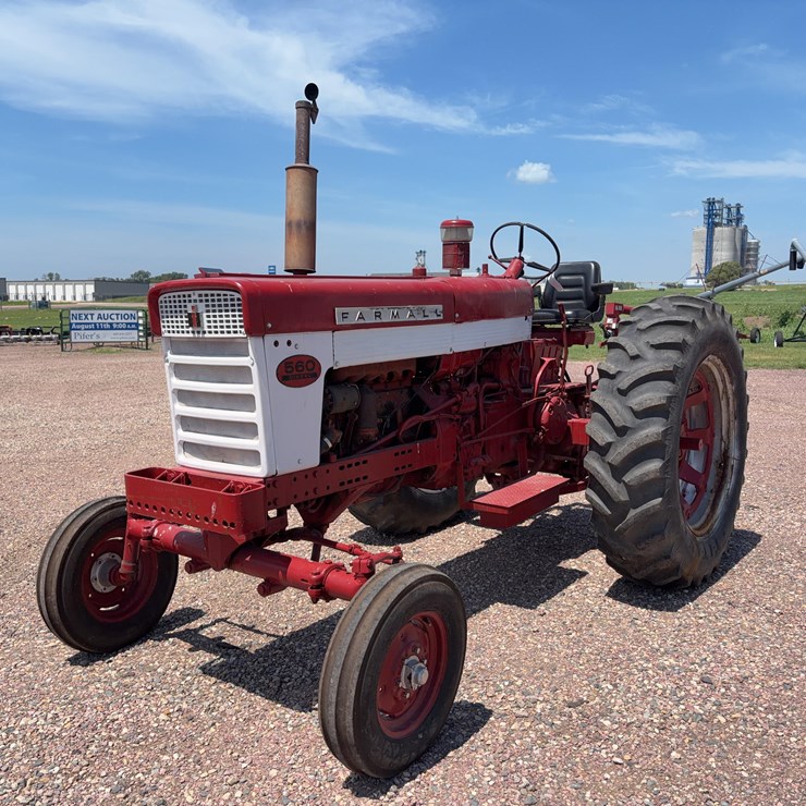 Farmall 560 Tractor