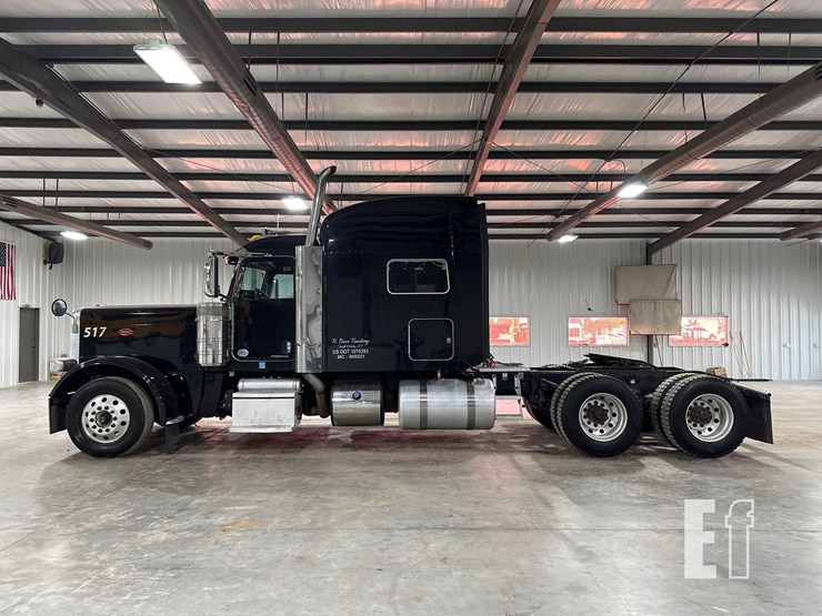 2017-peterbilt-389-image-5