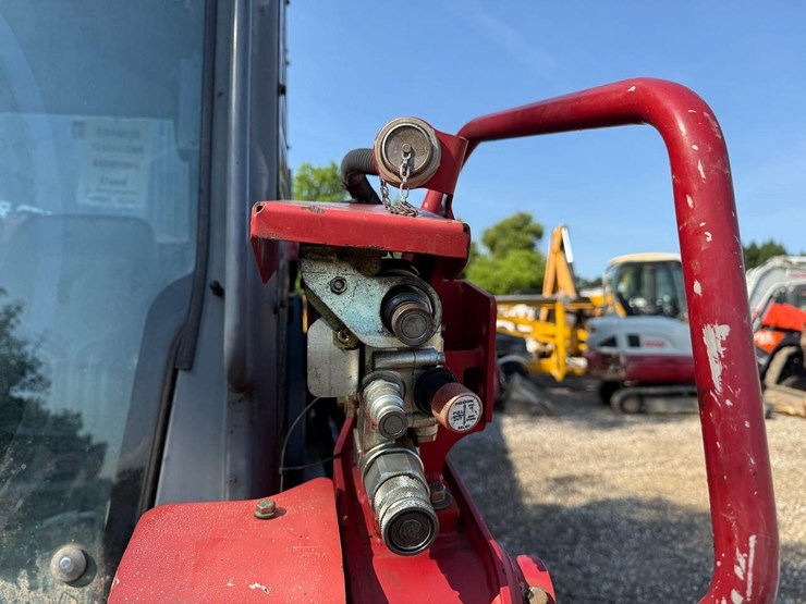 2017-takeuchi-tl12v2-image-11