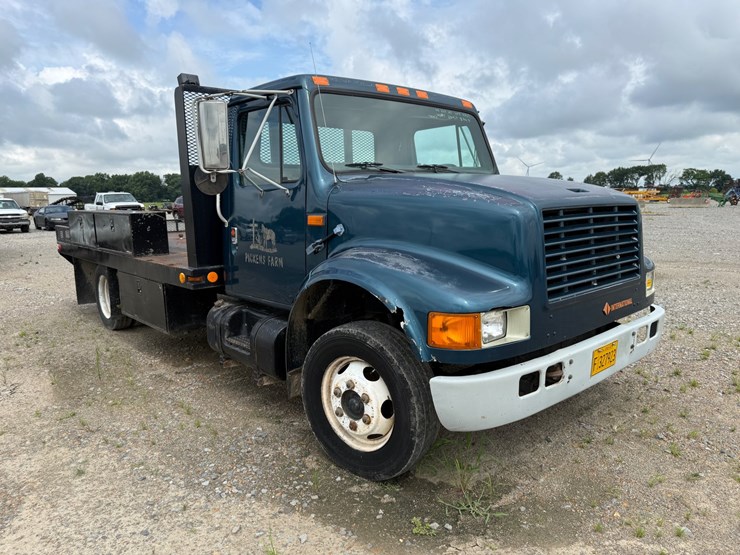 1990-international-4000-image-2