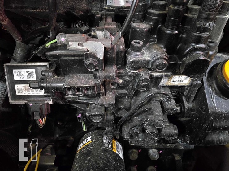 2021-deere-35g-image-25