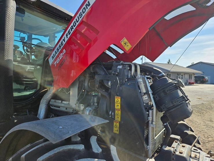 massey-ferguson-7624-image-17