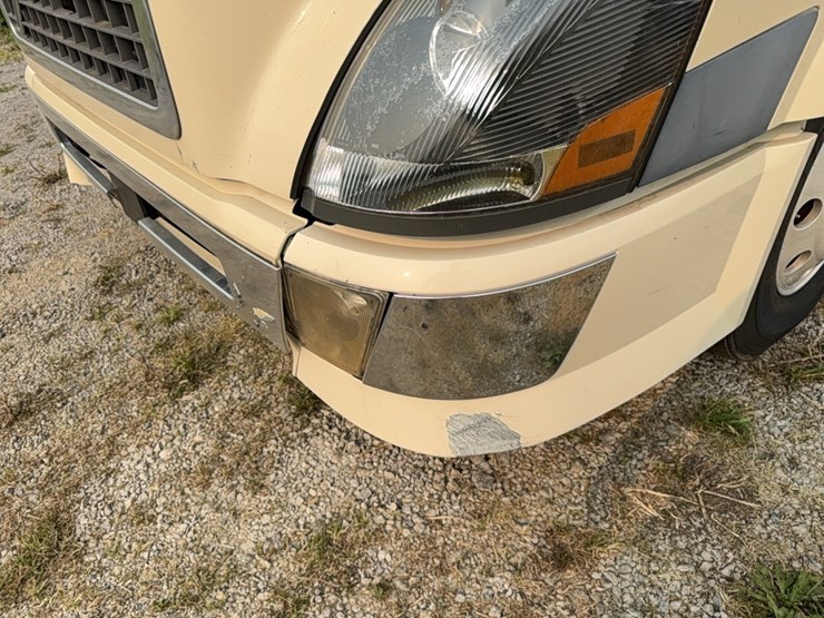 2005-volvo-semi-image-20