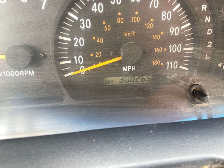 2004-toyota-tundra-image-26