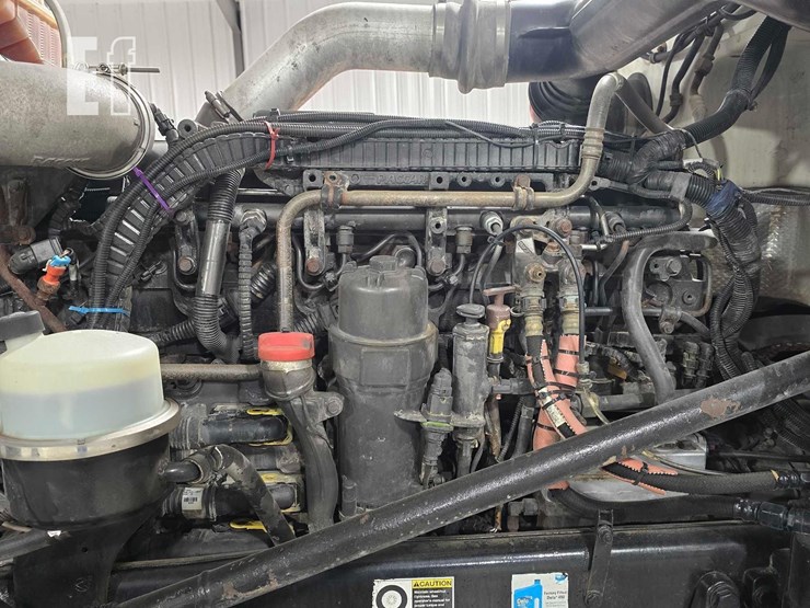 2015-peterbilt-389-image-22