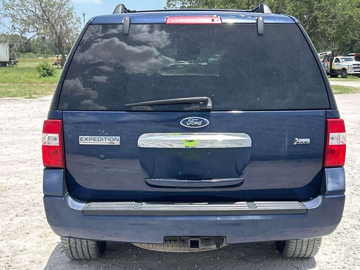 2010-ford-expedition-image-26