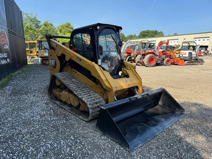 2022-caterpillar-299d3-image-6