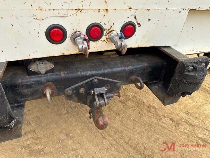 2004-international-durastar-4300-image-13