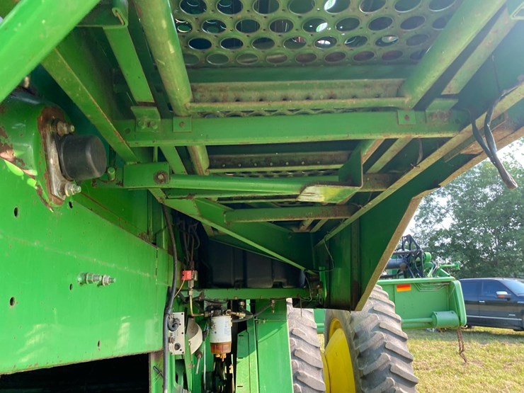 john-deere-9600-4x4-combine-image-53