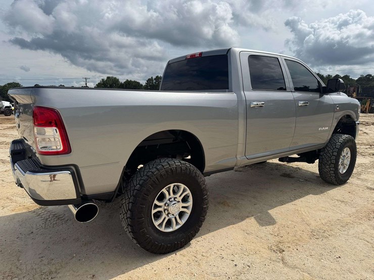 2019-dodge-2500-image-3