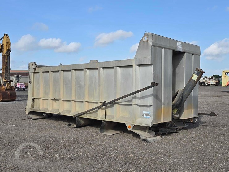walinga-15-foot-aluminum dump-truck-body-image-2