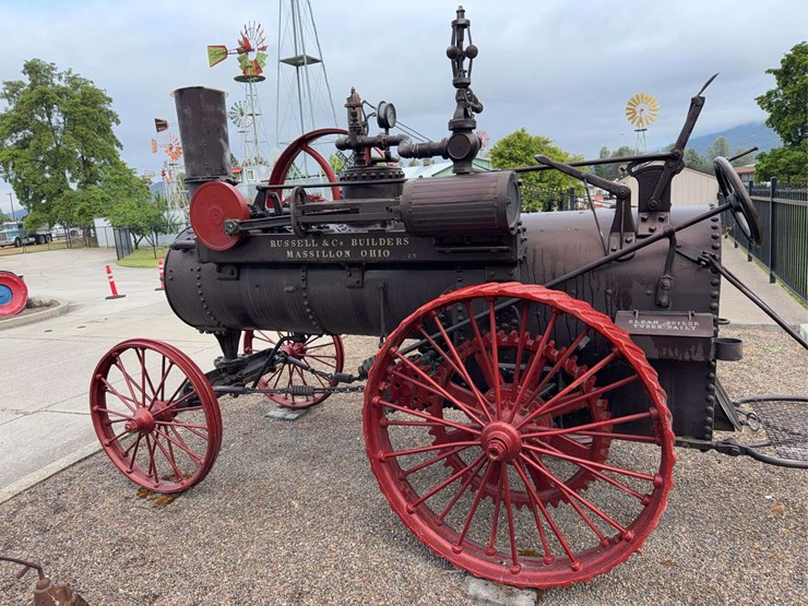 russell-portable-steam-engine-image-2