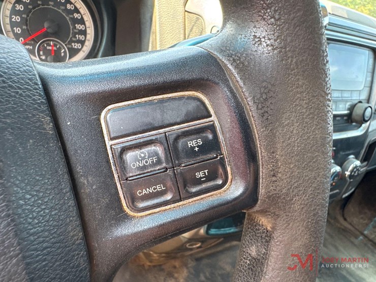 2016-dodge-3500-image-22