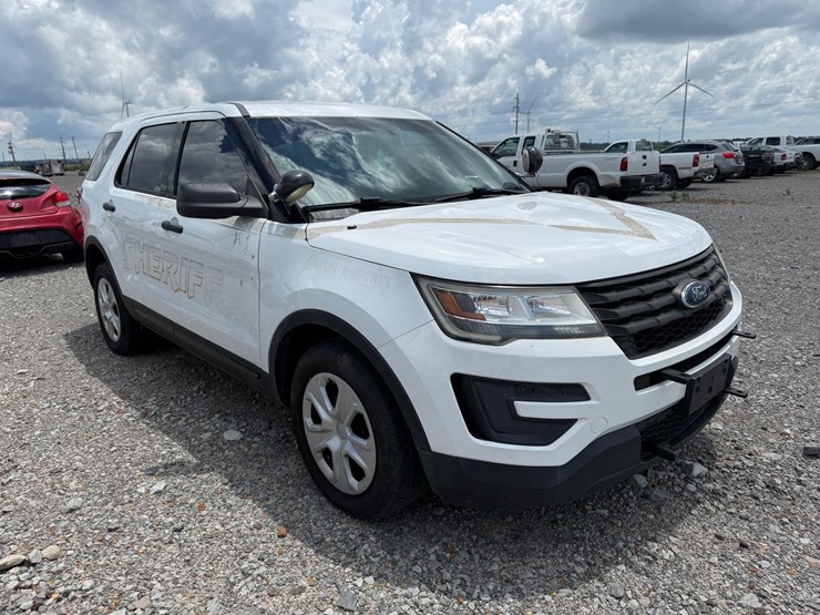 2017-ford-explorer-image-2