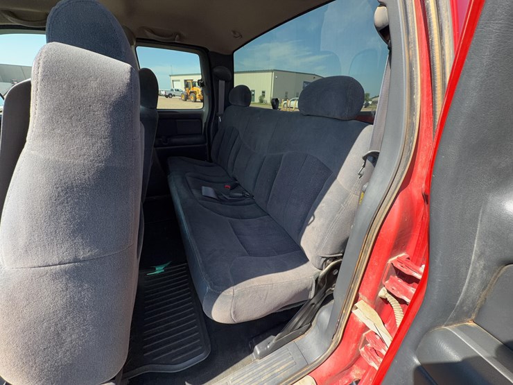 2001-chevrolet-silverado-1500-image-30