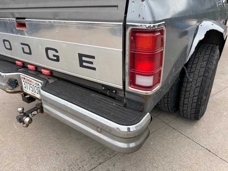 1991-dodge-ram-350-image-15