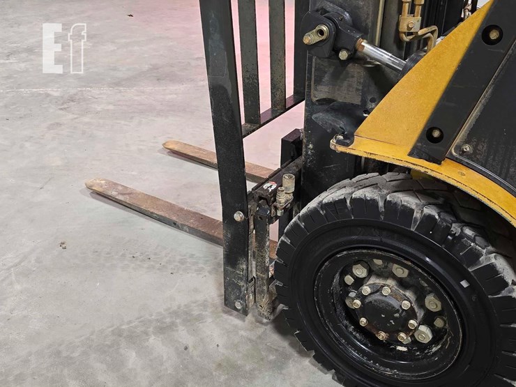 2018-caterpillar-gp25n-image-12