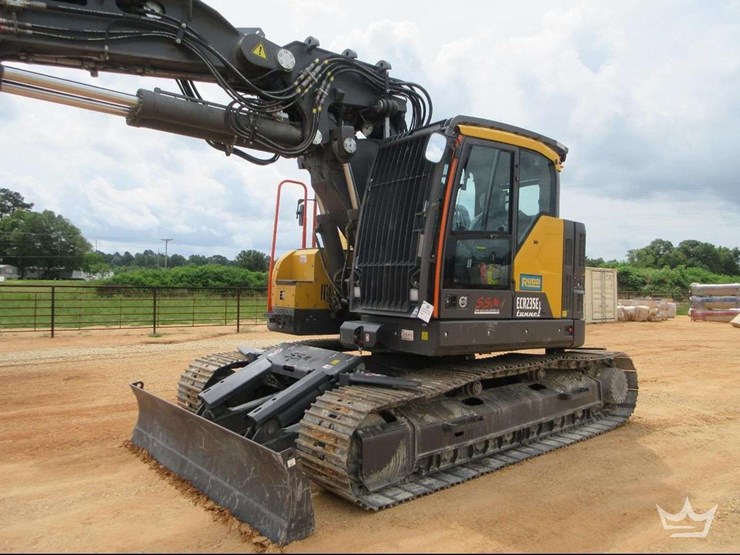 2025-volvo-ecr235e-tunnel-boom-hydraulic-excavator-image-41